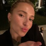 Hayden Panettiere Instagram – All my love 😘