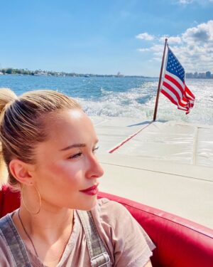 Hayden Panettiere Instagram - Grateful 🙏🏼