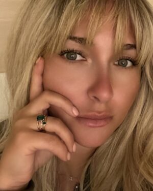 Hayden Panettiere Instagram - One of my favorite jewelry designers @Audryrosejewelry Her pieces are just so delicate and gorgeous! #Rings #Jewelry