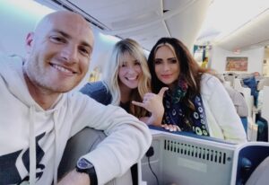 Hayden Panettiere Instagram - Thank you @airtahitinui for getting us to the beautiful Tahitian islands safely and in #style 🤩🙌🏼🤙🏼🙏🏼 #Tahiti @tahititourisme