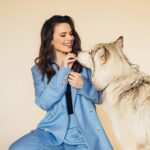 Hayley Atwell Instagram – Hayley // LA | A little bts moment between @wellhayley and @lunatheunicornwolf. Luna was a bit obsessed with the incredibly kind soul that is Hayley Atwell. Aren’t we all? 💙✨🐾
