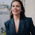 Hayley Atwell Instagram - When the very handsome @stefanbertin isn’t taming my mane, he’s taking nice pics and making me smile. Paris @chloe show was a dream. Thank you @gabrielahearst @rosefordestudio @wendyrowe 😍