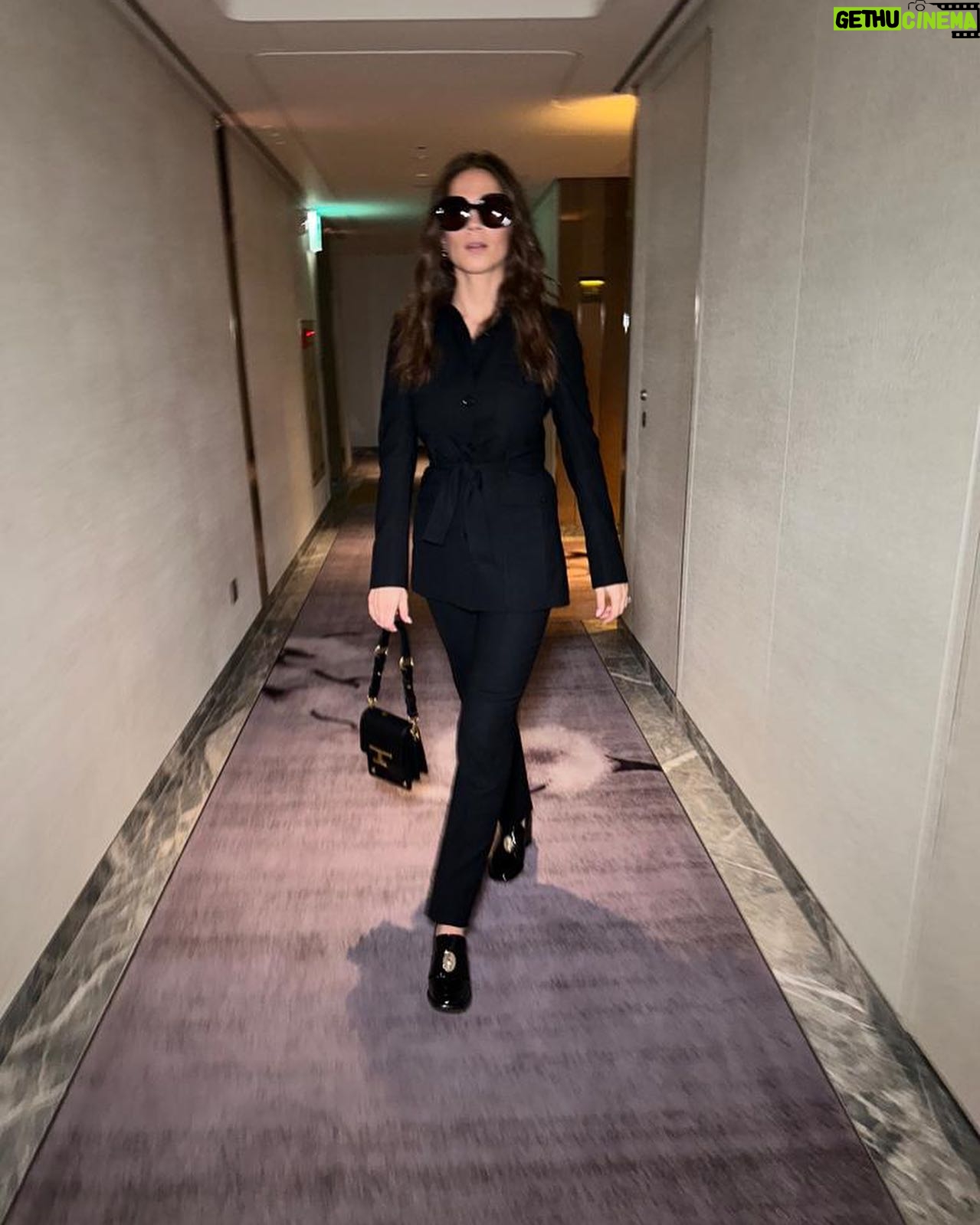 Hayley Atwell Instagram - Another city, another hallway to conquer. Hello Seoul 😎