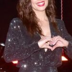 Hayley Atwell Instagram - Shimmering in Seoul ✨ #MissionWorldTour Makeup @naokoscintu Hair @dayaruci Stylist @rosefordestudio Dress @roland_mouret Jewellery @vraiofficial Shoes @gianvitorossi