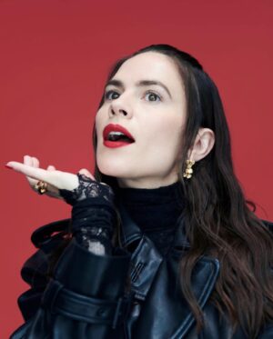 Hayley Atwell Instagram - Loved the creativity of this shoot. the Glass is pure class! Read the interview on Monday💗
Photographer: @jasonhetheringtonstudios
Stylist: @stephwilsonstylist
Make up: @kennethsohmakeup
Hair: @dayaruci using @virtuelabs
Manicurist: @lucytuckernails using @diorbeauty
Styling Assistant: @rosiejsykes
Talent: @wellhayley
All jewellery: @cartier
Top and coat: @roksandailincic
thank you @tapestrylondon 🤍