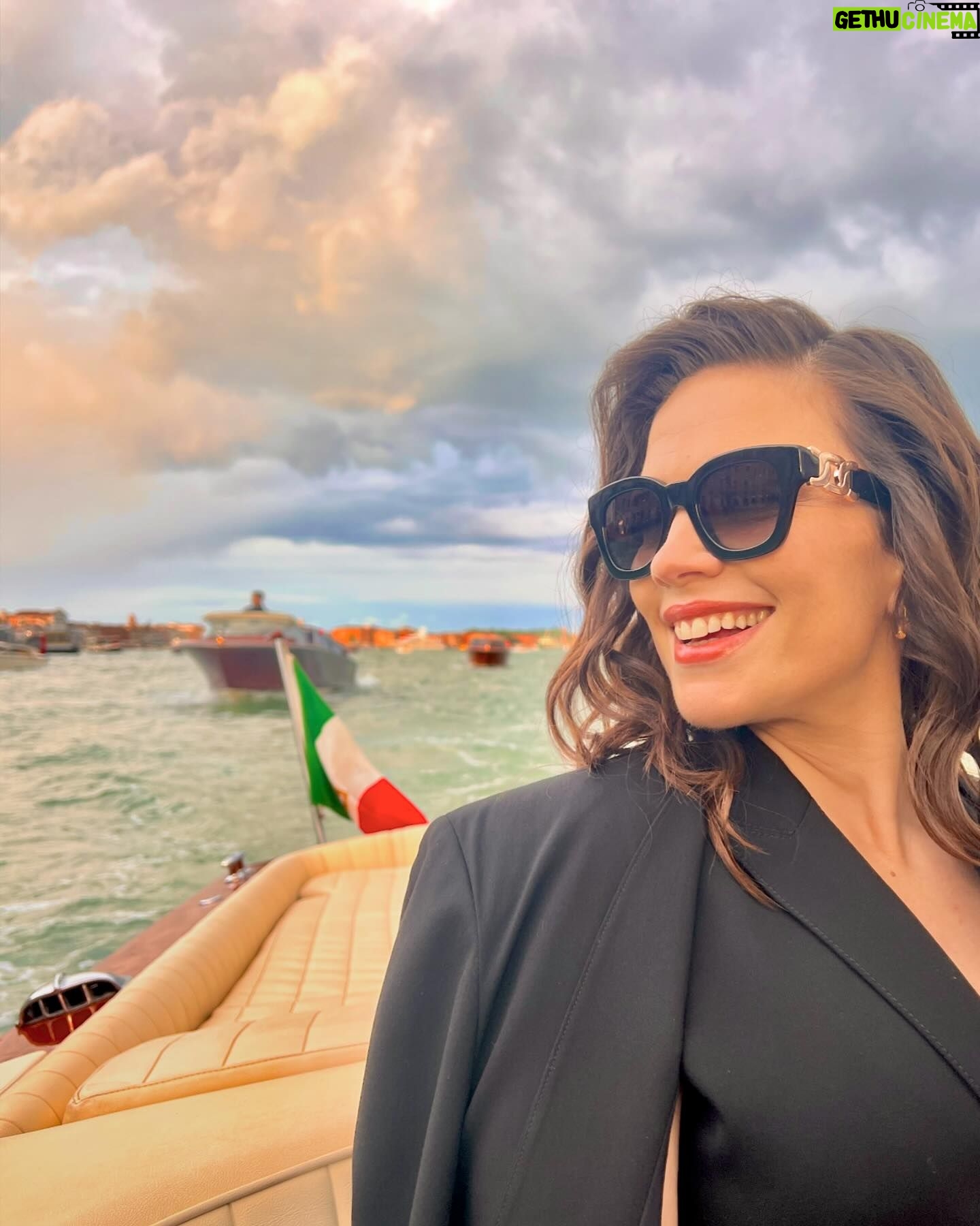Hayley Atwell Instagram - Viva Italia @tods hair by @bjornkrischker make up by @jennycoombsmakeup 🇮🇹
