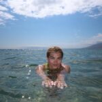 Hayley Kiyoko Instagram - I always get a lot of anxiety taking time off cus I prefer to work but I got back from tour and then went straight into book mode so I hadn’t had anytime to decompress. Last week I could feel my body shutting down. Normally I wouldn’t listen and I’d keep pushing my body. But I’m listening now. I’m listening to my body and mind. I needed rest, the ocean, yummy food, ease, and my girl.