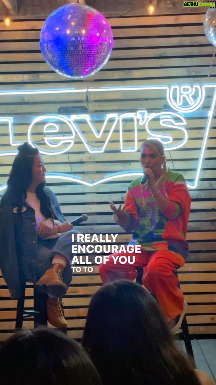 Hayley Kiyoko Instagram - “I encourage all of you to chase those dreams and not fit in the box.” 🌈 These empowering words from @hayleykiyoko resonated deeply during her intimate panel at our recent “Girls Like Girls” event with Levi’s. Thank you, Hayley, for consistently being an authentic inspiration to all of us here at AAGC. You’ll always have #TeamAAGC supporting you! 💫 #AAGC #AsianAmericanGirlClub #HayleyKiyoko #Inspirational #Reels #EventRecap