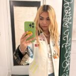 Hayley Kiyoko Instagram - I was so honored to get to perform at Models of Pride this weekend, the worlds largest free festival for queer and trans youth. Thank you @lalgbtcenter for the incredible and life changing work you do for our community and the safe space you provide, it means the world to me and so many others. 🥹❤️🏳️‍🌈