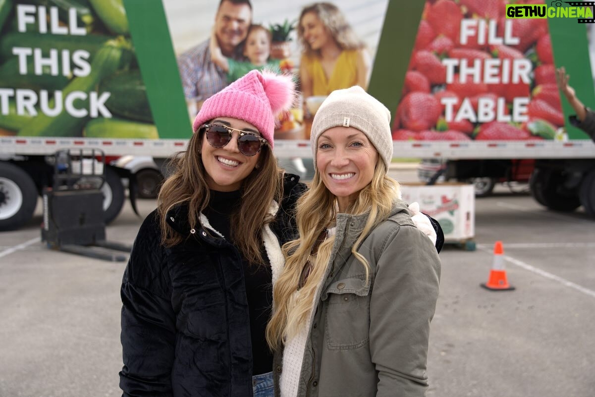 Haylie Duff Instagram - @feedingamerica ♥️ Doing for others is the greatest gift you can give this holiday season!