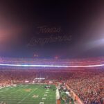 Haylie Duff Instagram - 🤘🧡🏈 Favorite kind of night! #texasfight