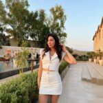 Hazal Subaşı Instagram - #SummerBreeze 🦢