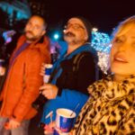 Hazal Türesan Instagram - Sevgili Günlük, İlk üç fotoğrafı @koray_demmir çekti ve bana “Kilo Batra gibisin” dedi. 😘Diğer fotoğrafları ben çektim ve sevdiğim insanlarla yeniden bir araya gelmenin yarattığı sıcacık hisleri unutmamak için hepsini buraya bırakıyorum. ❤️🎈