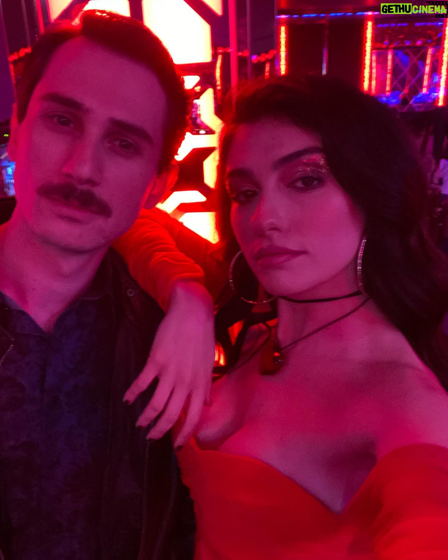 Hazar Ergüçlü - 72.3K Likes - Bu akşam bizim ortam💃🏿❤️🔥 @incitaneleribkm