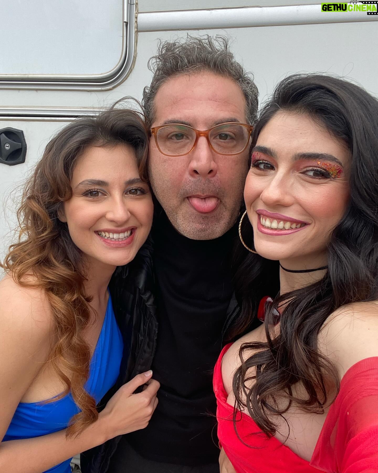 Hazar Ergüçlü - 72.3K Likes - Bu akşam bizim ortam💃🏿❤️🔥 @incitaneleribkm