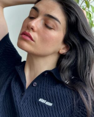 Hazar Ergüçlü Instagram - 👛 @miumiu  #miumiu #miuarcadie