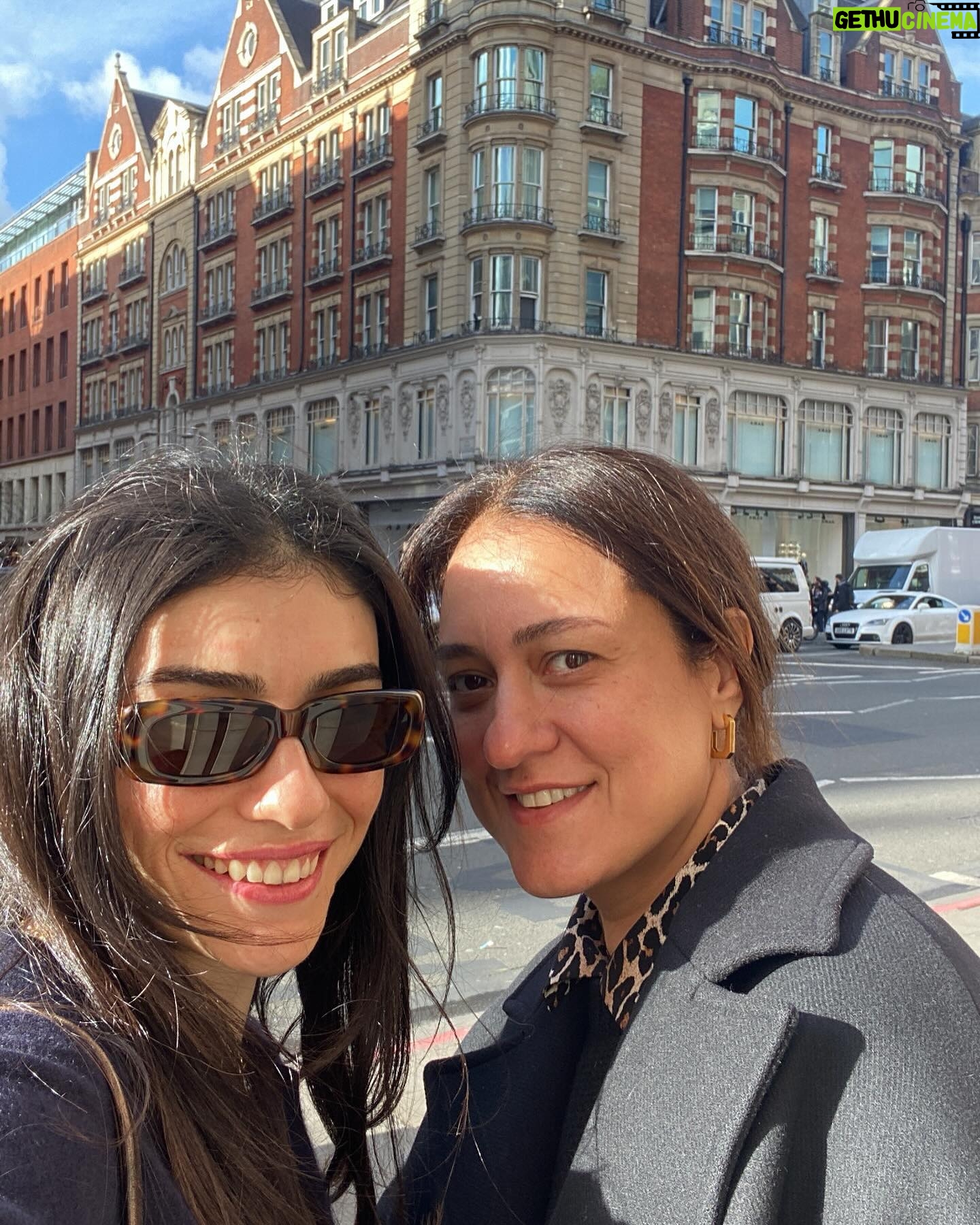 Hazar Ergüçlü - 76.1K Likes - London 24🌞