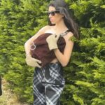 Hazar Ergüçlü Instagram – Backstage🦚 @elleturkiye