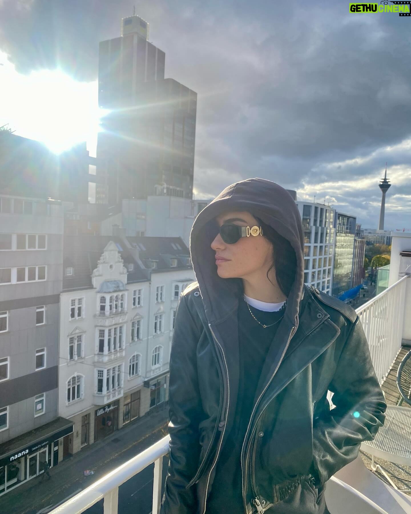 Hazar Ergüçlü Instagram - 44 yeni Köln maale