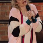 Hazel Brugger Instagram - Heute Abend ist es endlich soweit: Mein Comedy-Special #kennensiediesefrau kommt um 20.15 Uhr auf 3Sat. Schaut rein, wenn ihr Fans von #standupcomedy und #hazelbrugger seid 💃🏻