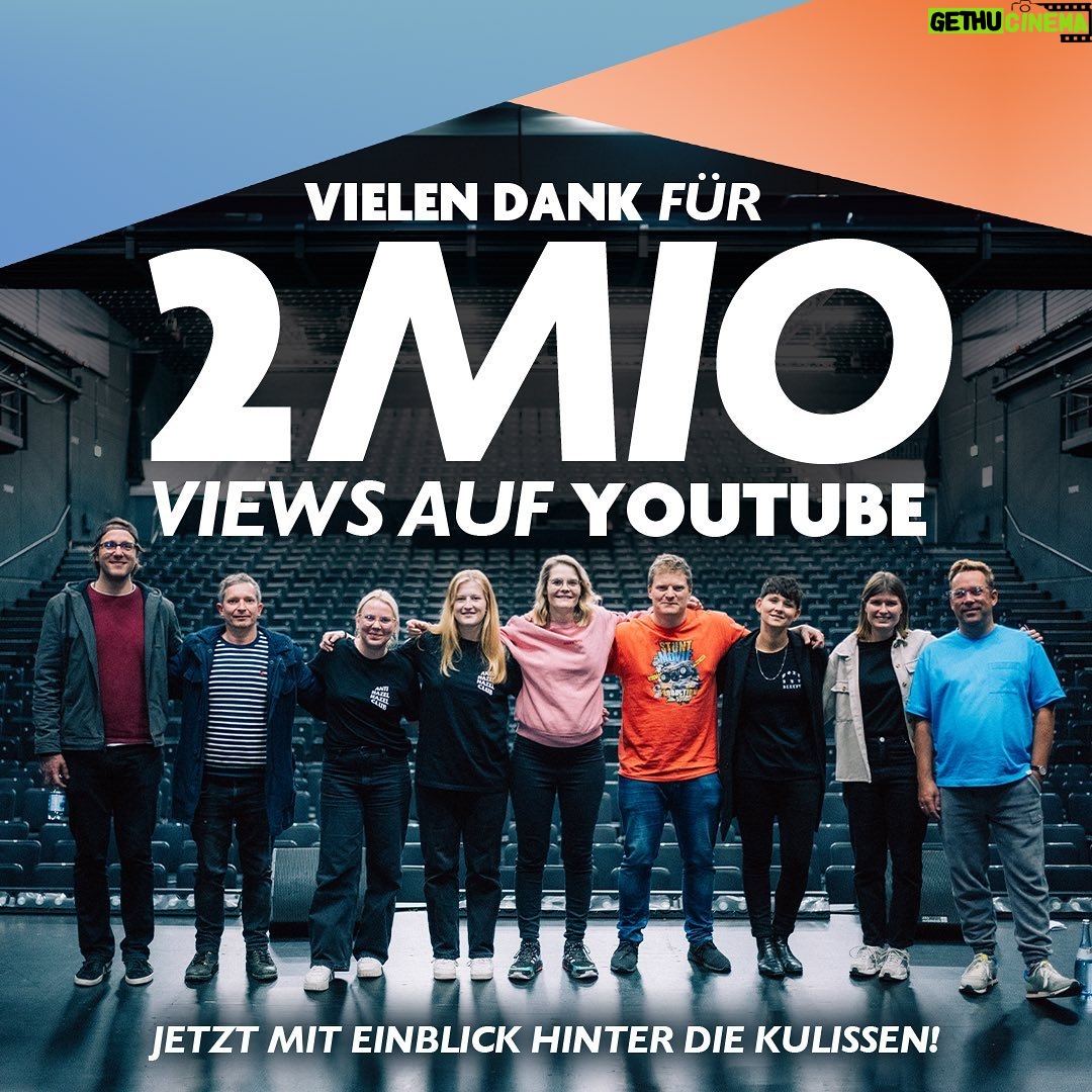 Hazel Brugger Instagram - Ihr seid der Wahnsinn! Mein Special #kennensiediesefrau hat gerade 2 Millionen Aufrufe auf YouTube erreicht. Danke euch allen für den Support! Schaut unbedingt das Making Of – dort gibt’s exklusive Einblicke hinter die Kulissen 📹🦆 📸 @oliver_forstner