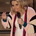 Hazel Brugger Instagram – Wer hat mein Programm #kennensiediesefrau schon gesehen? Gestern Abend lief es auf @3sat , jetzt ist es in der Mediathek und auf unserem YouTube-Kanal for free! Für alle Fans von #standupcomedy oder #hazelbrugger ein Muss 😅