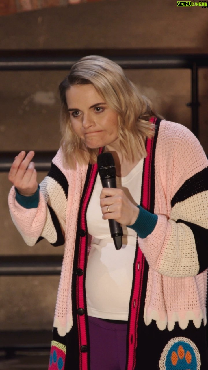 Hazel Brugger - 39.4K Likes - Wer hat mein Programm #kennensiediesefrau schon gesehen? Gestern Abend lief es auf @3sat , jetzt ist es in der Mediathek und auf unserem YouTube-Kanal for free! Für alle Fans von #standupcomedy oder #hazelbrugger ein Muss š