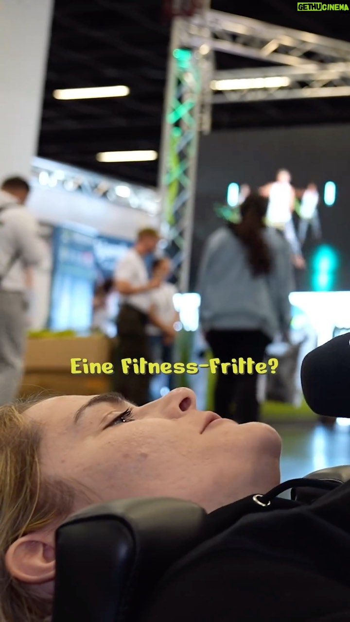 Hazel Brugger - 102.8K Likes - Seid ihr Couch-Potatos oder Fitness-Fritten? š„ #fibo2024