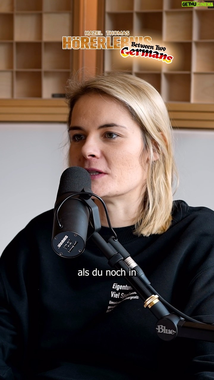 Hazel Brugger Instagram - Dicke Haut für Deutschland.. Folge mit @liamcarps1 schon gehört? #hazelthomashörerlebnis