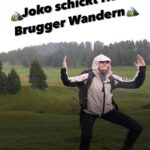Hazel Brugger Instagram – EXKLUSIVE VORSCHAU: @officiallyjokoturbo sorgt dafür, dass @hazelsgonnahaze nochmal richtig abkichert, bevor ihr das Lachen auf dem Berggipfel ggf. vergeht.
Das und mehr Wahnsinn gibt’s am Samstag, 20:15 Uhr auf @prosieben & @joyn.de bei einer neuen Folge #DudW!