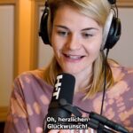 Hazel Brugger Instagram - Between two strong women 😅 how do you like our latest English episode with Wrestler @hollyhoodhaleyj ? #hazelthomashörerlebnis