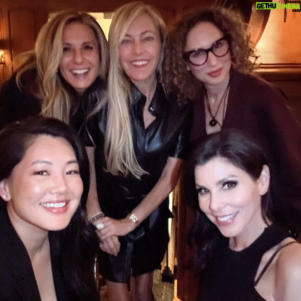 Heather Dubrow Instagram - FLASHBACK to last Friday!!! Had ourselves a little cocktail party and it was so fun to just get together, laugh, talk, have some champs…💃🏻 I feel like half of January has been a bit of a blur but my highlights have been spending more time with family and good friends ! Next week I’ll be in NYC for some really fun work-related things and an incredible event so MUCH more on that later but how’s the first month of the year going for you?? I feel like February is always the first “official” month of the year… or is that just me 😂🤷🏻‍♀️