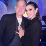 Heather Dubrow Instagram - Champs in hand… ALWAYS!!! Meanwhile @drdubrow is on his phone 🙄 No surprise with either of us 😂😂😂 Choose your character: are you more like ME or like TERRY???