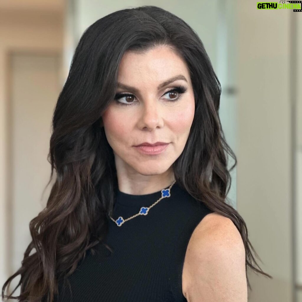 Heather Dubrow Instagram - Mother’s Day is coming!! Who needs a last minute Mother’s Day gift guide ?? LMK if that would be helpful !! & To all the moms out there: What’s the BEST gift you’ve ever gotten (other than your kids, of course !) - Was it something handmade? An experience? Please share - we all need fresh ideas !!! ❤️❤️
