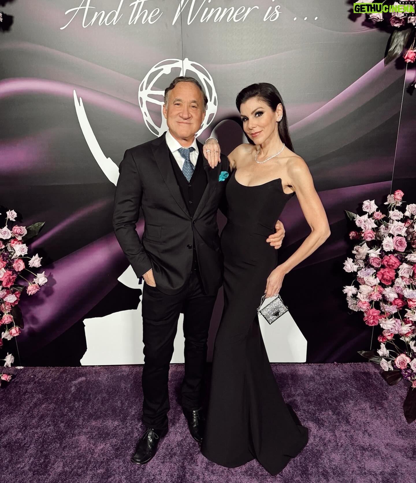 Heather Dubrow Instagram - Had the BEST time celebrating @niecynash1’s birthday over the weekend!!! You know I love a good party and @drdubrow… well- I guess you can say he loves a good puppy 🤷🏻♀️ Such a fun night and it’s always a good time running into old and new friends (SWIPE) ❤️❤️💃🏻