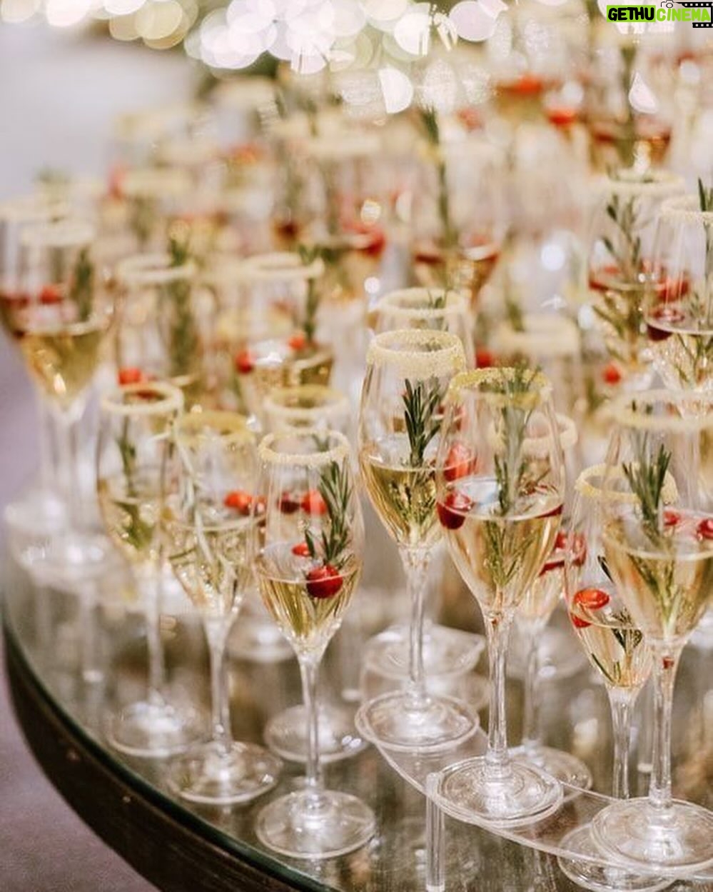 Heather Dubrow Instagram - Thanksgiving is less than 10 days away !!!! The twins are coming home and I’m SOOOOO excited ! SWIPE for some inspo 💃🏻 and since you all know I love to host a party, dropping some of my FAV tips below: • Focus on your tablescape - make your table beautiful, but FUNCTIONAL! If you are doing family style food, make sure there’s room for platters on the table. Also, as pretty as tall candles and large arrangements are, if you can’t see over them to talk to people, they will end up being moved. Try to keep the eye lines clear ! • Of course, you know I think that seating is the #1 most important thing for a successful party. Make a seating arrangement where everyone has someone fun to talk to! Make or buy place cards and it will make your life so much easier ! • Remember the spirit of the event. Thanksgiving is for friends and family to gather, not everything will be perfect, and that’s ok. People won’t remember that the turkey was dry - they will remember that they left feeling happy ❤️ So… Who here is hosting and who here wants more specific tips??? LMK ❤️⬇️