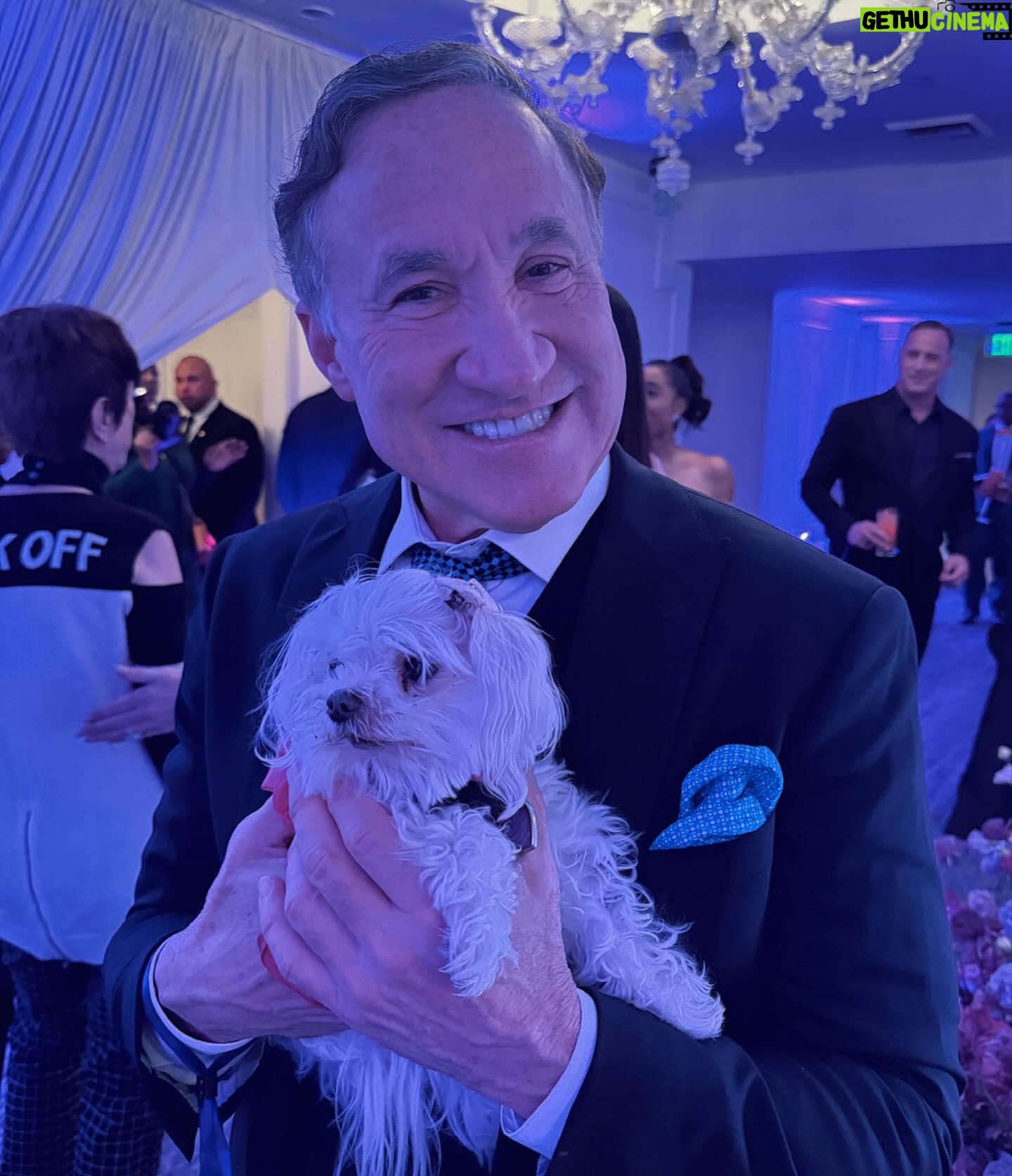 Heather Dubrow Instagram - Had the BEST time celebrating @niecynash1’s birthday over the weekend!!! You know I love a good party and @drdubrow… well- I guess you can say he loves a good puppy 🤷🏻♀️ Such a fun night and it’s always a good time running into old and new friends (SWIPE) ❤️❤️💃🏻
