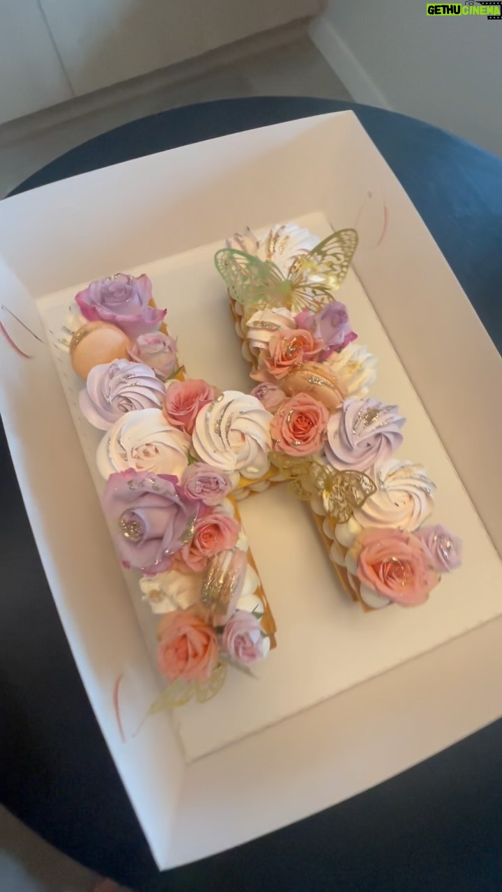 Heather Morris Instagram - The most beautifully exquisite birthday cake in the entire universe. Thank you thank you @crumbles__patisserie I feel so blessed to have this beautiful cake!!!