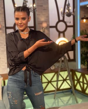 Heba ElSisi Instagram - Behind the scenes of @bnshtryragel program daily at @alshamseg channel at 2 pm
كواليس برنامج بنشتري راجل يوميا علي قناه الشمس الساعه الثانيه مساءا
#hebaelsisy #بنشتري_راجل #قناه_الشمس