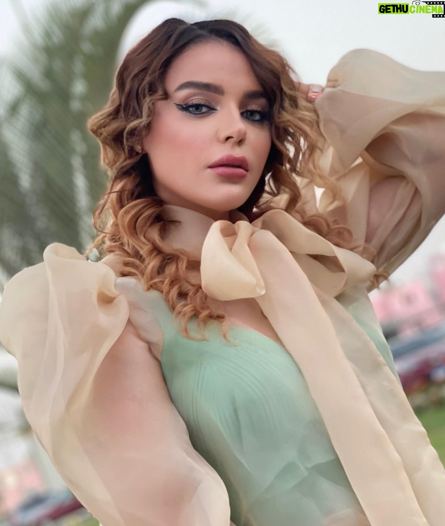 Heba ElSisi Instagram - #بنشتري راجل يوم السبت والاحد والاتنين علي قناه الشمس الساعه الرابعه عصرا #bnshtry_ragel On Saturday, Sunday and Monday on Al Shams channel at 4 pm #هبه_السيسي #قناه_الشمس #hebaelsisy #alshamschanel