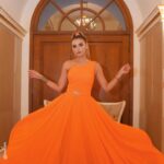 Heba ElSisi Instagram - Who loves orange color? 🍊 Beautiful dress @ghaly_official30 @ghaly_fashion_designer Makeup artist @gygyawed.makeupartist Hairstyle Mina @richardelboustanylive Photographer @azmycam Styling by @by_lamiskhalil #hebaelsisy #houtecouture #makeup #hair #egypt