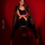 Heba ElSisi Instagram - Ready for Valentine’s Day❤️ #valentine #present #love #hebaelsisy #valentineday Photogrpher @mohamedelkeshky_ Makeup artist @waleedeltorkybeautysalon Hairstyle hafez Jewerly @saranadiamond Outfit @stationshopping1 #photography #flowers