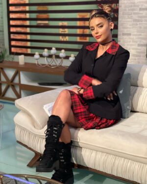 Heba ElSisi Instagram - برنامج بنشتري راجل يوم السبت والاحد والاتنين الساعه ٤ مساءا علي قناه الشمس 
@bnshtryragel program on Saturday,Sunday and Monday at 4:00 pm on @alshamseg chanel 
0utfit @hera_store_eg 
Styling @stylebymaram 
Hair & makeup @alsagheersalons @mostafaalsagheer 
Makeup @basemrushdymua 
#hebaelsisy #alshamschannel #بنشتري_راجل #tvpresenter