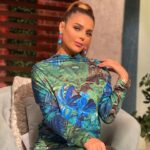 Heba ElSisi Instagram - New episode from @bnshtryragel @alshamseg Photographer @mahmoudsamyph Outfit @ghada_hashash Makeup @asmaa_said_33 Hair styel @montser Earrings @taleed_lamya #hebaelsisy #bnshtryrahal #alshams