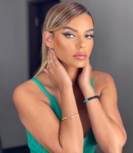 Heba ElSisi Instagram - Take a picture, it lasts longer 📸 Glammed by @bijouxandrawss_makeup_artist @alsagheersalons Hair @alsagheersalons @mostafaalsagheer #hebaelsisy