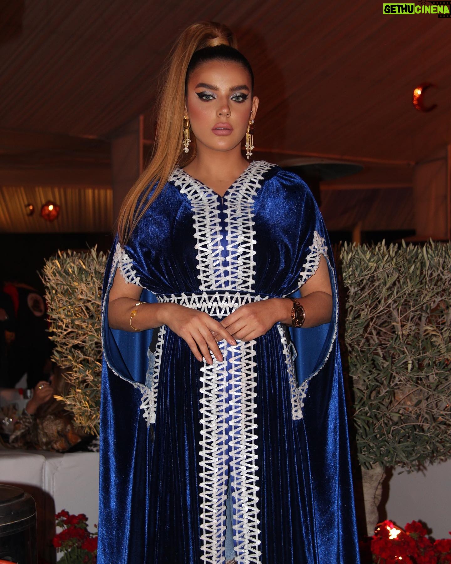 Heba ElSisi Instagram - 💙💙💙💙💙 Kaftan @sehamaraby Makeup @makeupgygyawed Earring & bangle @taleed_lamya #ramadan #hebelsisy Taken by @hesham_pop @samehselim.official