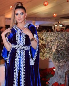 Heba ElSisi Instagram - 💙💙💙💙💙 Kaftan @sehamaraby Makeup @makeupgygyawed Earring & bangle @taleed_lamya #ramadan #hebelsisy Taken by @hesham_pop @samehselim.official