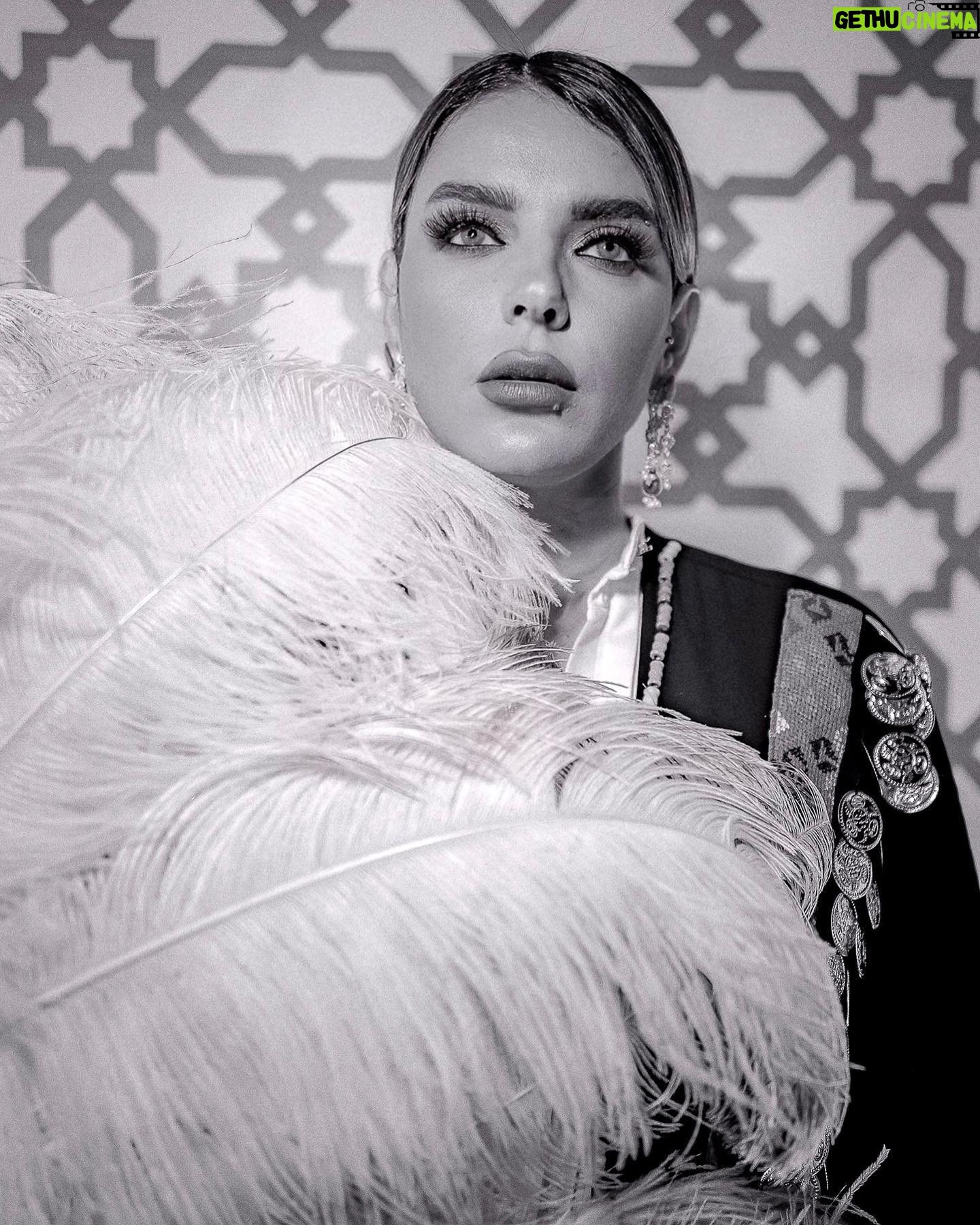 Heba ElSisi Instagram - #ramdannights @madinatygolf Kaftan @marwaalhawarydesigns Makeup @nesrine_makeup_artist Eearing & bangles & clutch @taleed_lamya Taken by @azmycam @mahmoud.hassaballah @aminmohamedphotography #hebaelsisy
