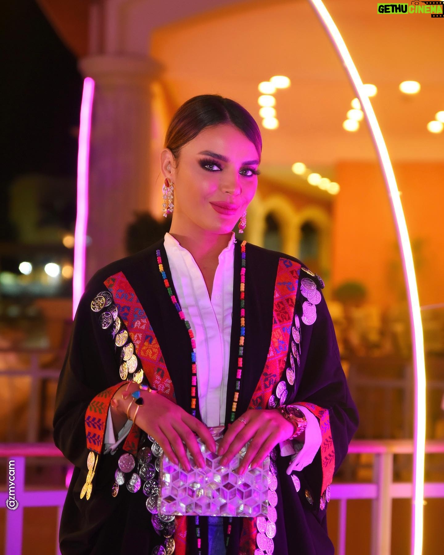 Heba ElSisi Instagram - #ramdannights @madinatygolf Kaftan @marwaalhawarydesigns Makeup @nesrine_makeup_artist Eearing & bangles & clutch @taleed_lamya Taken by @azmycam @mahmoud.hassaballah @aminmohamedphotography #hebaelsisy