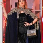 Heba ElSisi Instagram - It was a such beautiful company 🤩@taj_nights shour by @cffagency #ramdannights #hebaelsisy Kaftan @nanaskaftans Makeup @makeupgygyawed Earring & bangles &bag @taleed_lamya Hair @chezrichard Taken by Mego @maged_helal